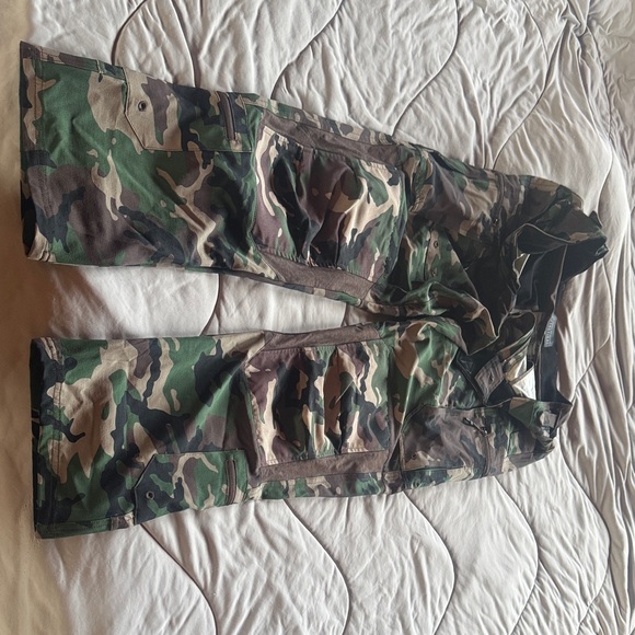 Born Primitive Tactical Pants - m81 woodland